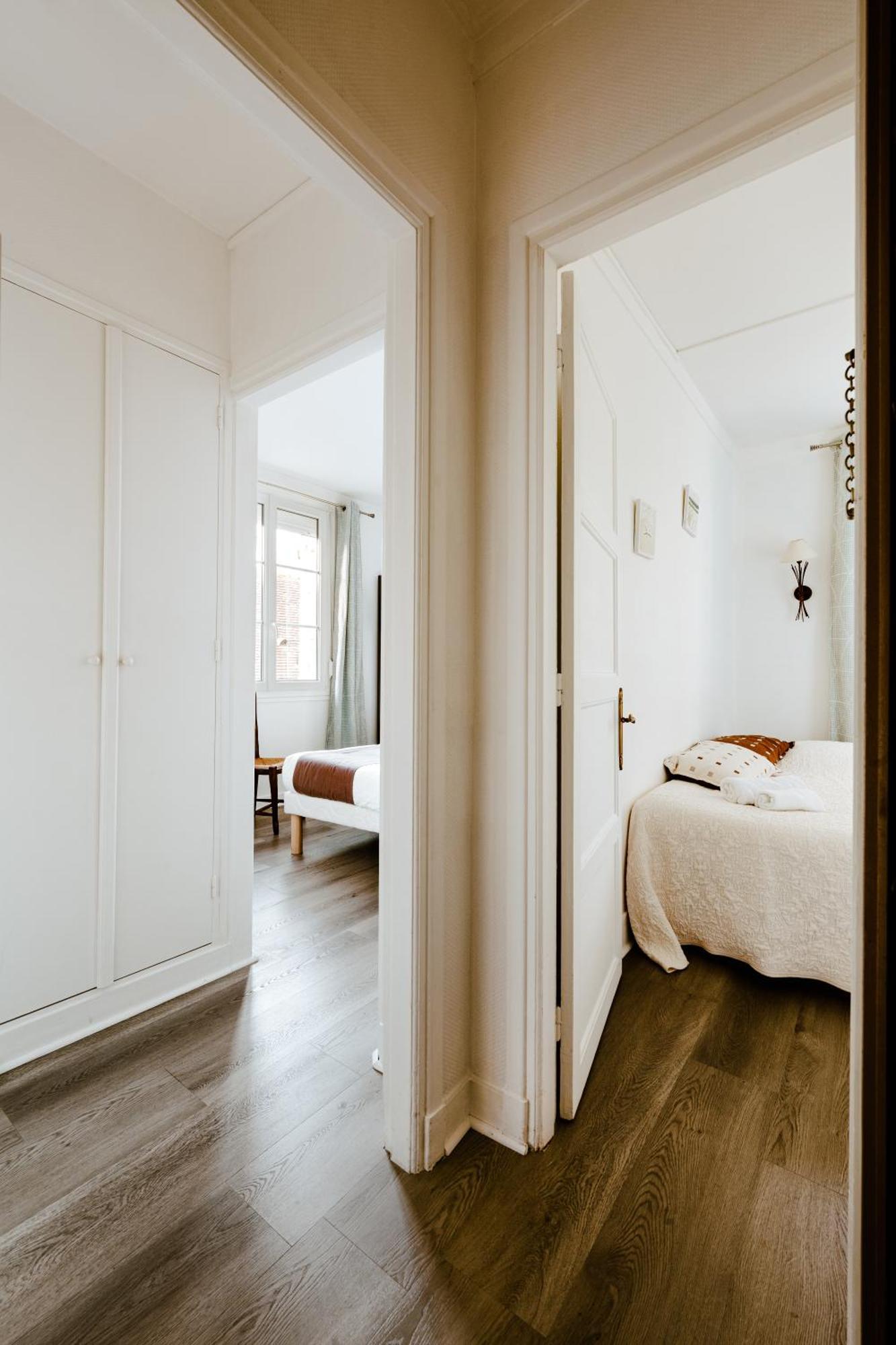 Logis Hotel Le Relais De La Poste Restaurant Le Fil Du Temps Thury-Harcourt-le-Hom Εξωτερικό φωτογραφία