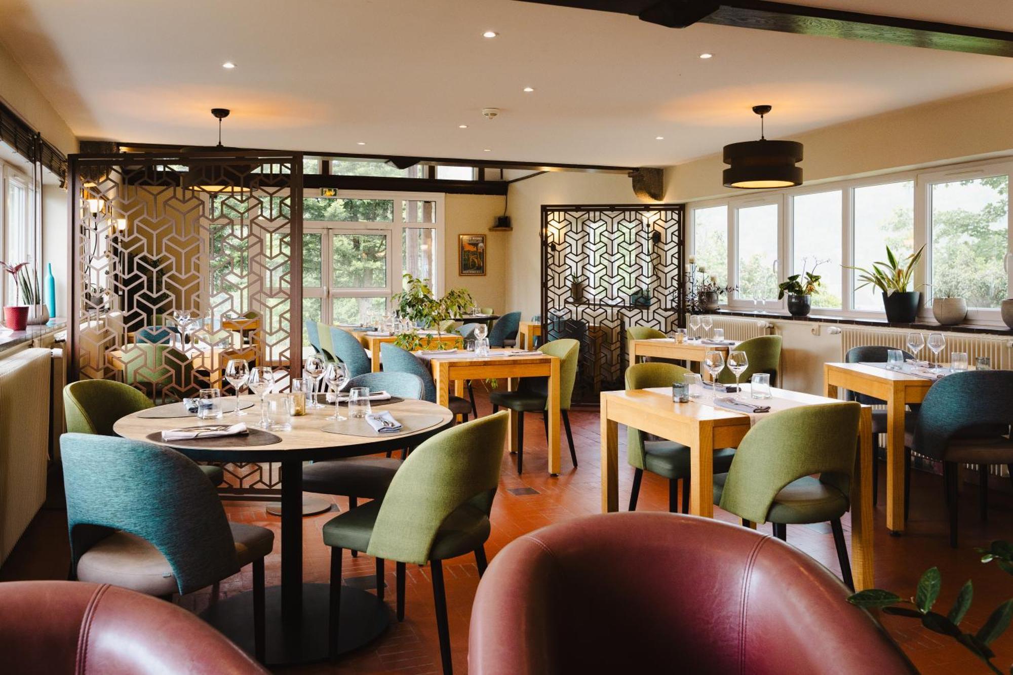 Logis Hotel Le Relais De La Poste Restaurant Le Fil Du Temps Thury-Harcourt-le-Hom Εξωτερικό φωτογραφία