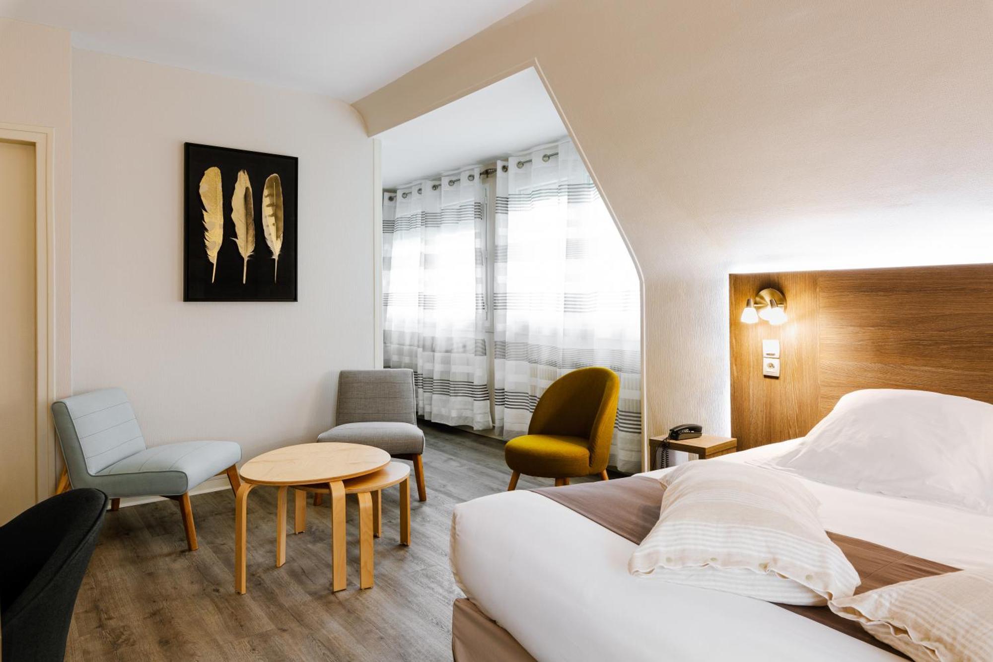 Logis Hotel Le Relais De La Poste Restaurant Le Fil Du Temps Thury-Harcourt-le-Hom Εξωτερικό φωτογραφία