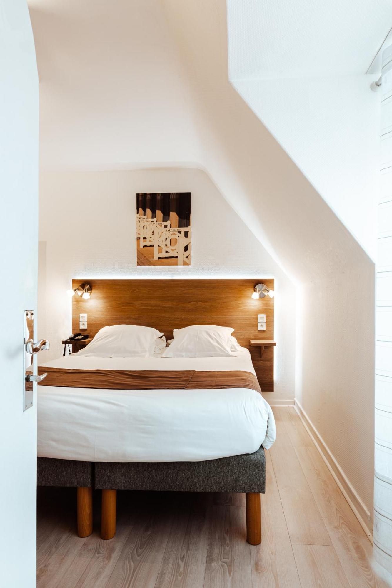 Logis Hotel Le Relais De La Poste Restaurant Le Fil Du Temps Thury-Harcourt-le-Hom Εξωτερικό φωτογραφία