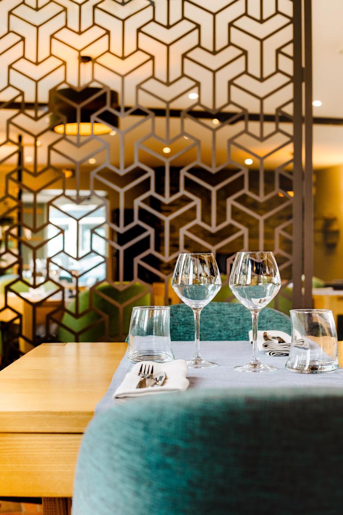 Logis Hotel Le Relais De La Poste Restaurant Le Fil Du Temps Thury-Harcourt-le-Hom Εξωτερικό φωτογραφία