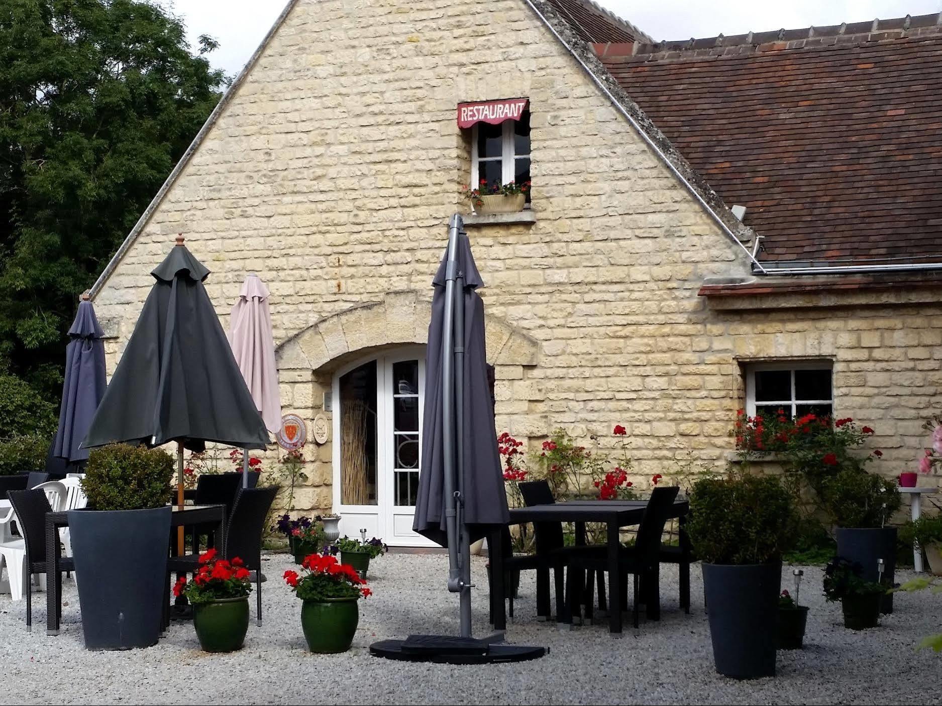 Logis Hotel Le Relais De La Poste Restaurant Le Fil Du Temps Thury-Harcourt-le-Hom Εξωτερικό φωτογραφία