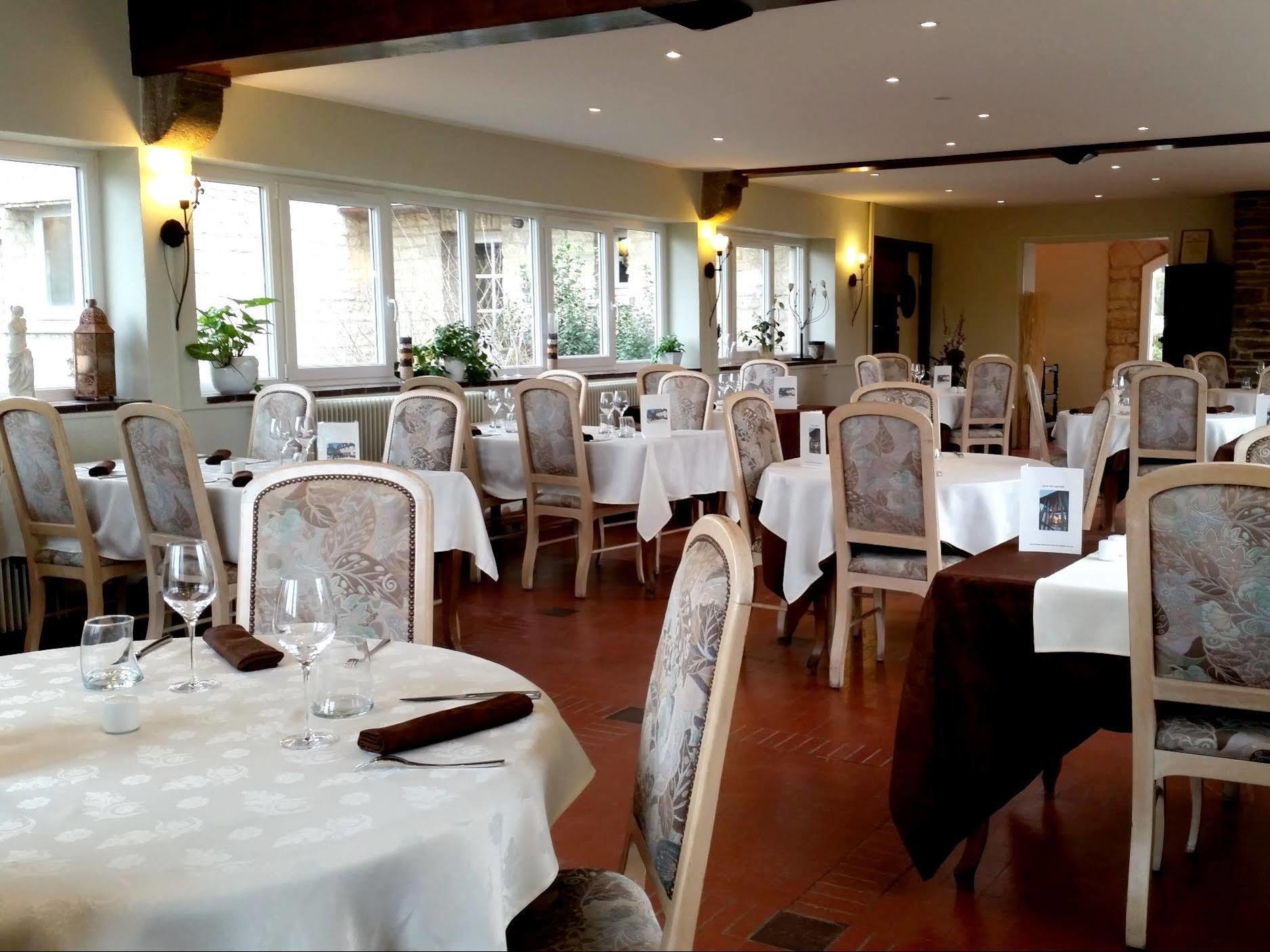 Logis Hotel Le Relais De La Poste Restaurant Le Fil Du Temps Thury-Harcourt-le-Hom Εξωτερικό φωτογραφία