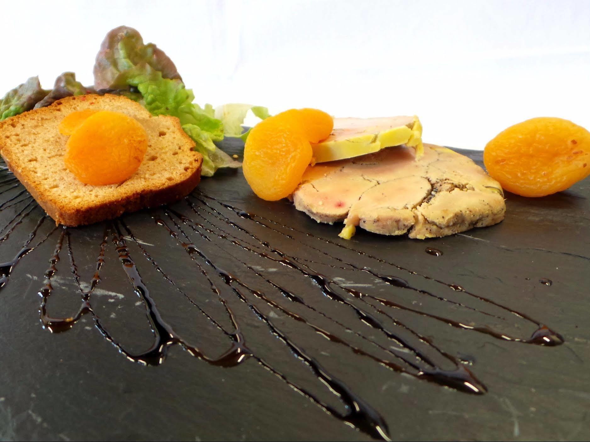 Logis Hotel Le Relais De La Poste Restaurant Le Fil Du Temps Thury-Harcourt-le-Hom Εξωτερικό φωτογραφία
