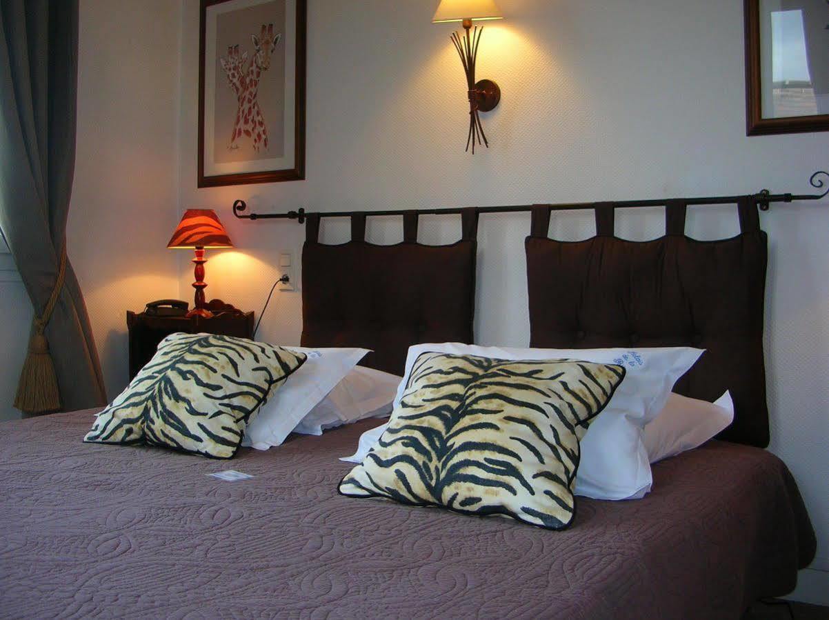 Logis Hotel Le Relais De La Poste Restaurant Le Fil Du Temps Thury-Harcourt-le-Hom Εξωτερικό φωτογραφία