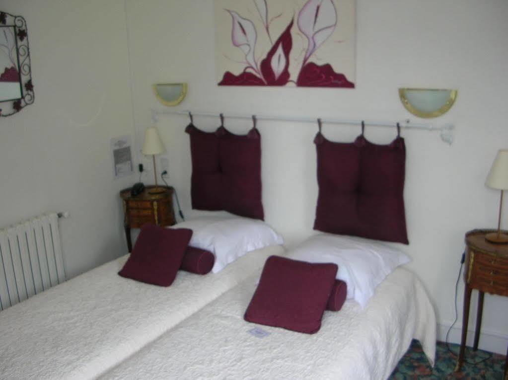 Logis Hotel Le Relais De La Poste Restaurant Le Fil Du Temps Thury-Harcourt-le-Hom Εξωτερικό φωτογραφία