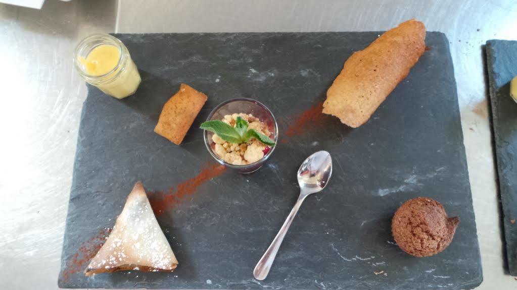 Logis Hotel Le Relais De La Poste Restaurant Le Fil Du Temps Thury-Harcourt-le-Hom Εξωτερικό φωτογραφία