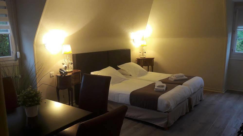 Logis Hotel Le Relais De La Poste Restaurant Le Fil Du Temps Thury-Harcourt-le-Hom Εξωτερικό φωτογραφία